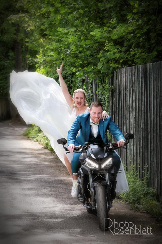 Mariés en moto
