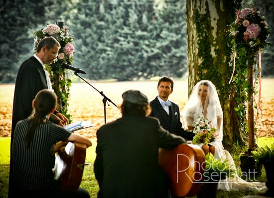 mariage en plein air avec guittare