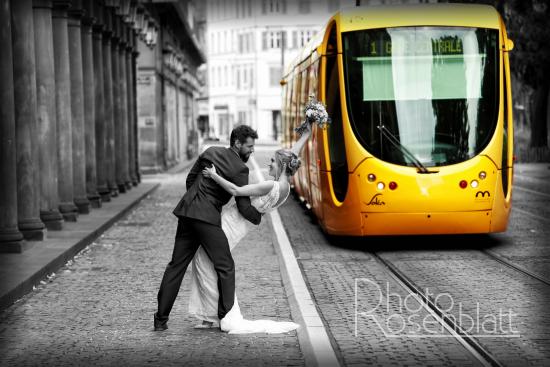 Mariage à côté du TRAM de Mulhouse